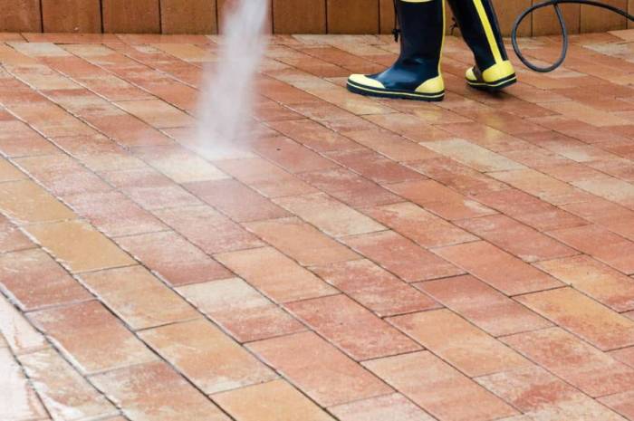 The right way to pressure wash concrete without causing damage